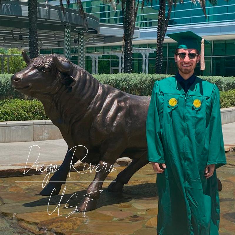 Diego Rivera, ex alumno de iU, en su graduación de University of South Florida